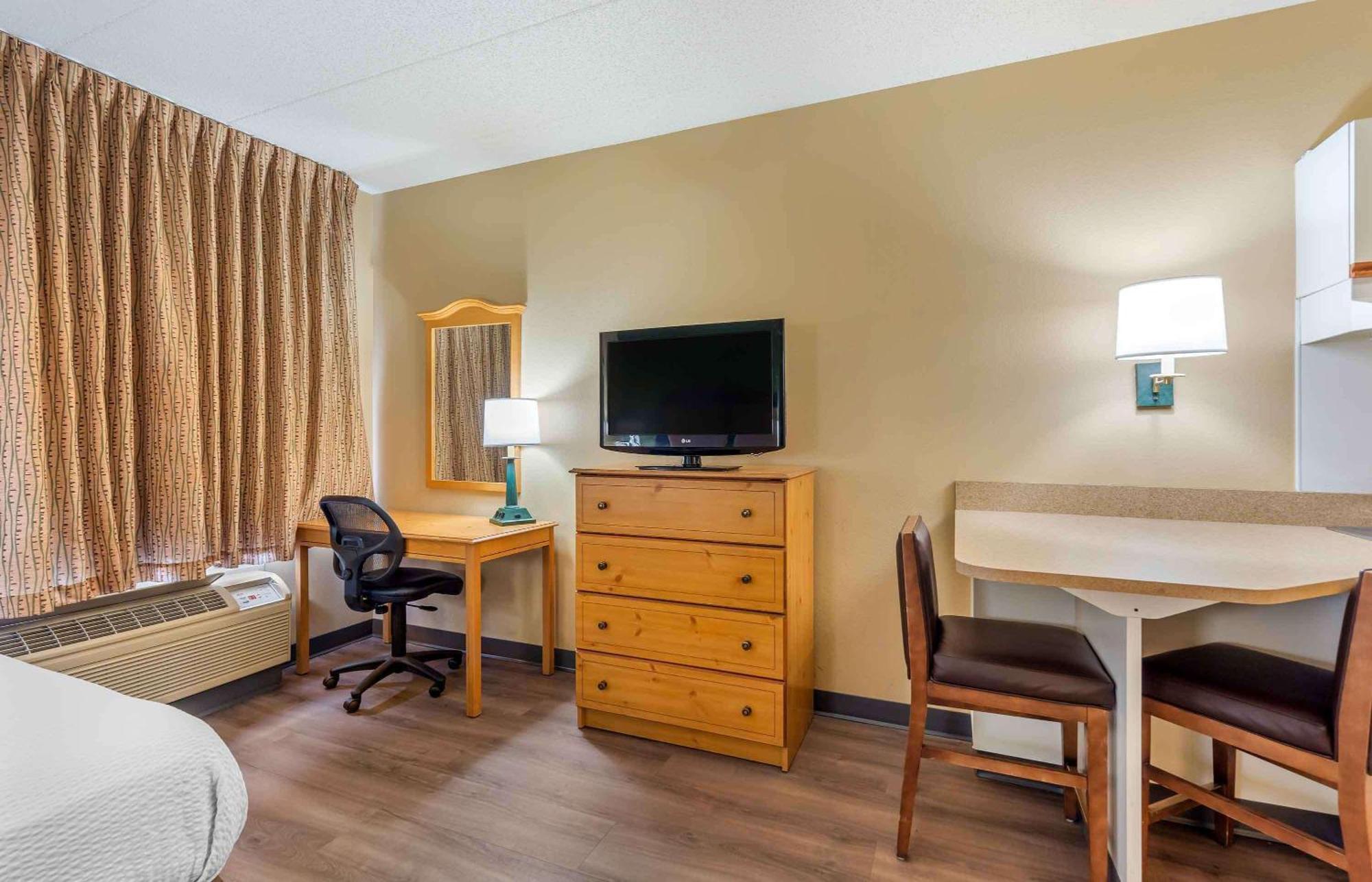 Extended Stay America Select Suites - Chicago - Lombard - Oakbrook Oakbrook Terrace Kültér fotó