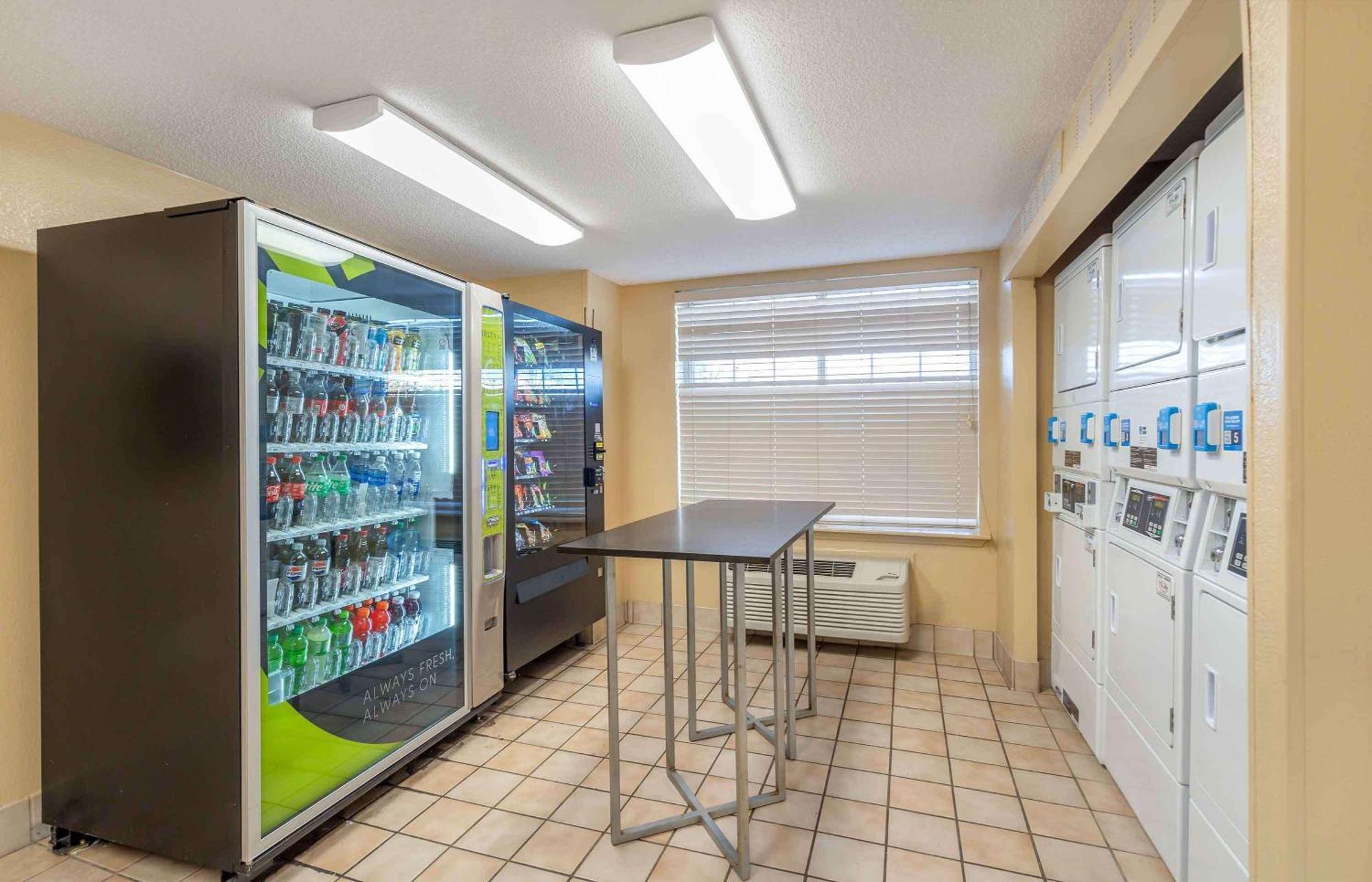 Extended Stay America Select Suites - Chicago - Lombard - Oakbrook Oakbrook Terrace Kültér fotó