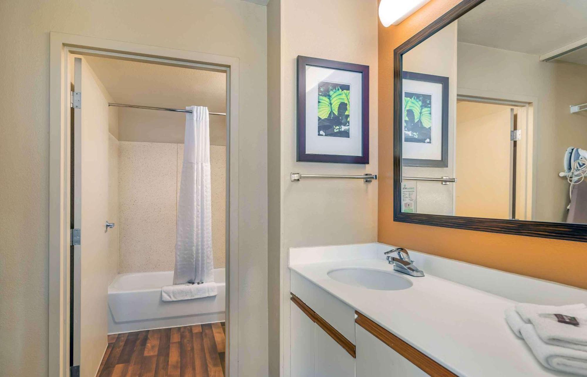 Extended Stay America Select Suites - Chicago - Lombard - Oakbrook Oakbrook Terrace Kültér fotó