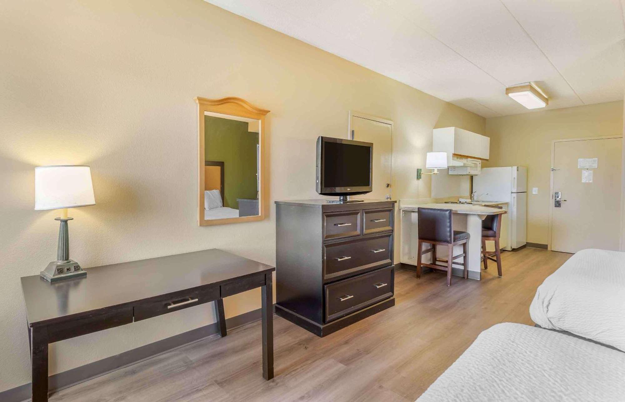 Extended Stay America Select Suites - Chicago - Lombard - Oakbrook Oakbrook Terrace Kültér fotó